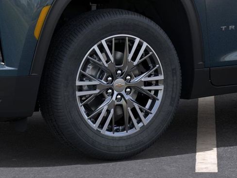 New 2026 Chevrolet Traverse LT w/ Driver Confidence Package AWD/4WD image 9