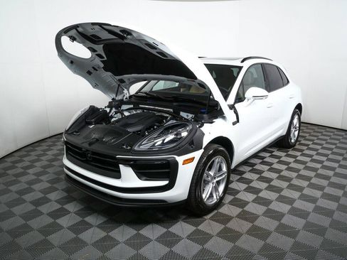 Used 2026 Porsche Macan AWD/4WD image 34