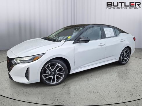 Used 2024 Nissan Sentra SR w/ SR Premium Package image 1