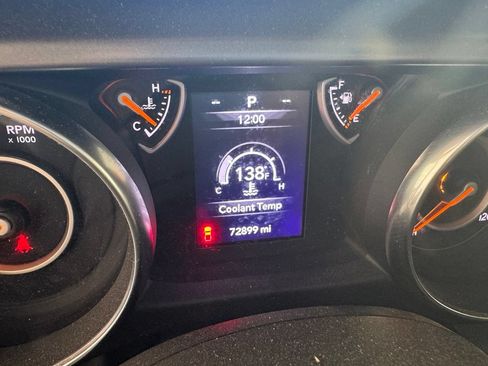 Used 2023 Jeep Gladiator Sport AWD/4WD image 4