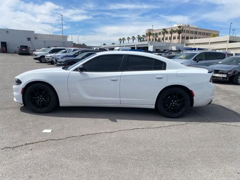 Used 2018 Dodge Charger SXT Plus w/ Blacktop Package image 9
