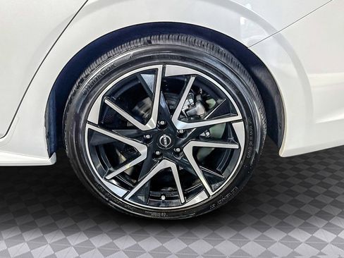 Used 2024 Nissan Sentra SR w/ SR Premium Package image 38