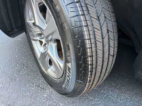 Used 2022 Toyota RAV4 XLE w/ Convenience Package image 32