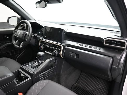 Used 2025 Toyota Tacoma SR image 46