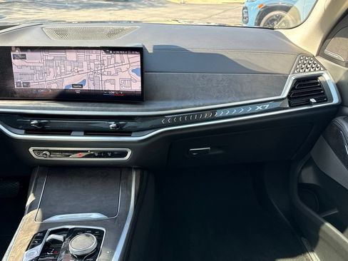 Used 2023 BMW X7 xDrive40i w/ Premium Package AWD/4WD image 17