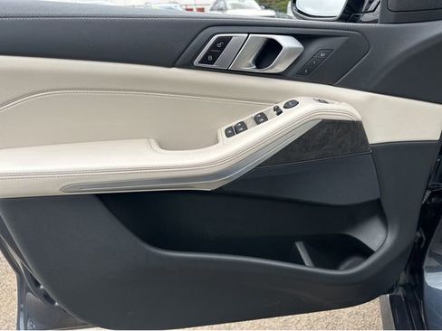 Used 2022 BMW X5 sDrive40i w/ M Sport Package RWD image 5