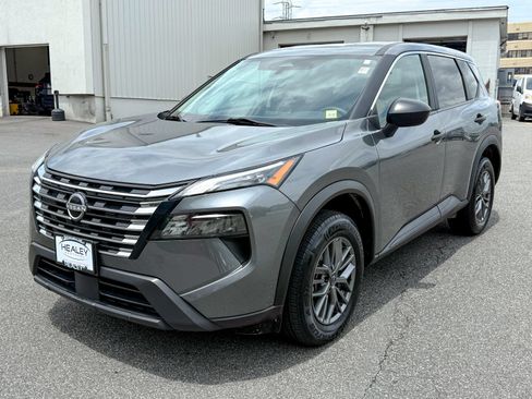 Used 2024 Nissan Rogue S AWD/4WD image 3