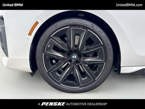 Used 2023 BMW 740i RWD image 2