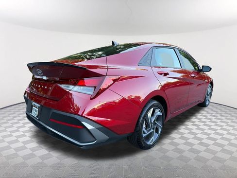 Used 2025 Hyundai Elantra Sport FWD image 5