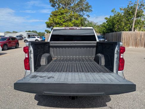 Used 2021 Chevrolet Silverado 1500 LT RWD image 13