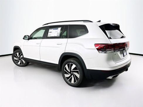 New 2026 Volkswagen Atlas SE image 6
