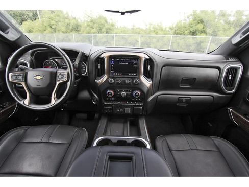 Used 2022 Chevrolet Silverado 1500 High Country w/ Technology Package AWD/4WD image 10