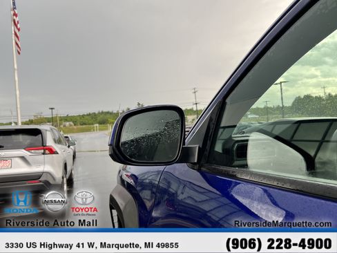 Used 2024 Toyota Tacoma TRD Off-Road AWD/4WD image 5
