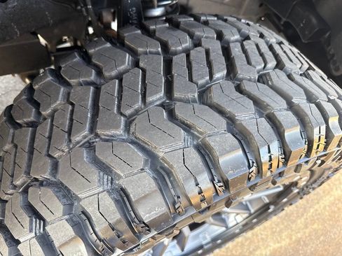 Used 2015 Ford F150 Lariat image 11