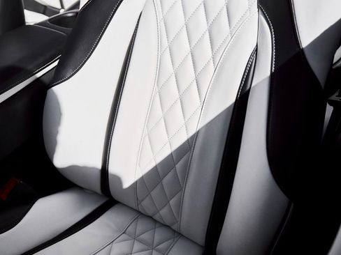 Used 2017 Aston Martin Vanquish S image 52