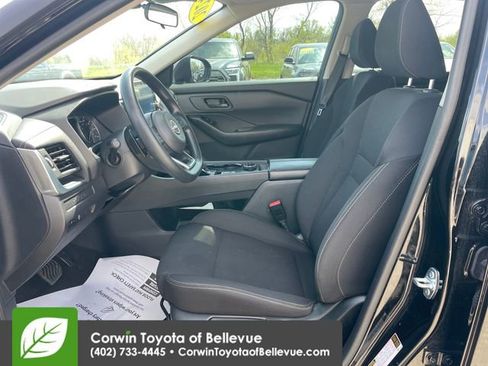 Used 2024 Nissan Rogue S AWD/4WD image 17