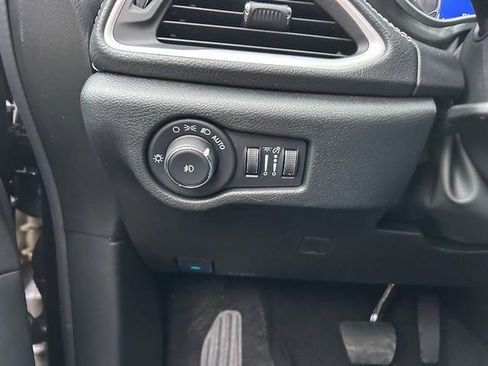 New 2026 Chrysler Pacifica Select image 18