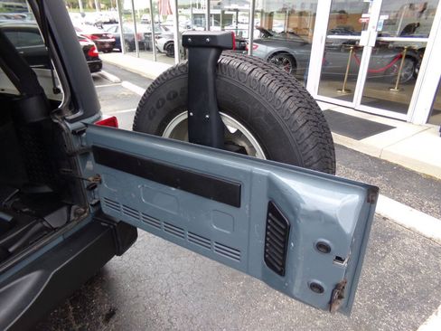 Used 2015 Jeep Wrangler Unlimited Sport w/ Quick Order Package 24S AWD/4WD image 22
