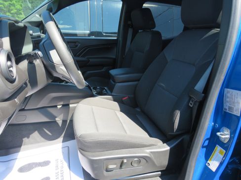 Used 2023 Chevrolet Colorado Trail Boss w/ Technology Package image 10