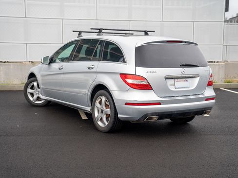 Used 2011 Mercedes-Benz R 350 4MATIC image 3