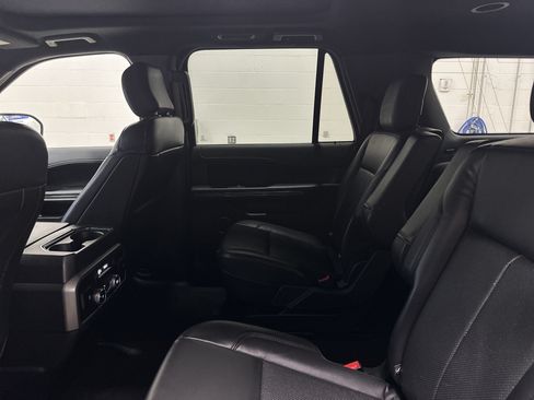 Used 2020 Ford Expedition Max XLT w/ Equipment Group 202A AWD/4WD image 32