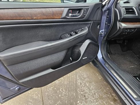 Used 2015 Subaru Outback 2.5i Limited AWD/4WD image 9