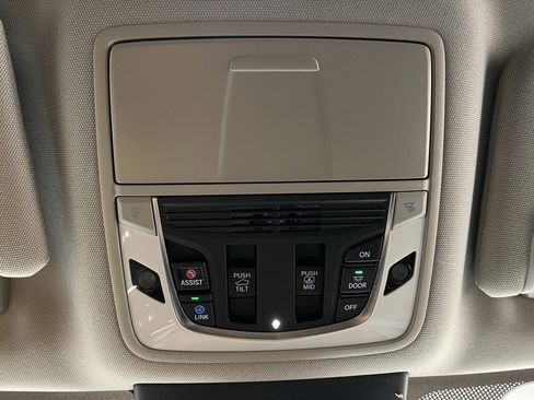 Certified 2024 Acura MDX SH-AWD w/ Advance Package image 9