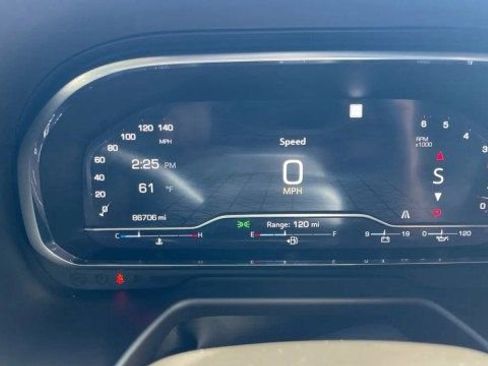 Used 2022 GMC Yukon SLT w/ SLT Premium Package RWD image 14