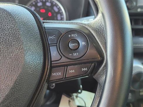 Used 2020 Toyota RAV4 LE image 11