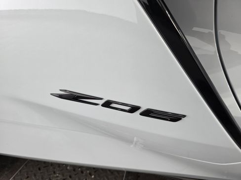 Used 2023 Chevrolet Corvette Z06 w/ Z07 Performance Package RWD image 21