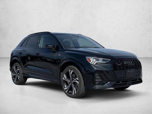 Used 2023 Audi Q3 2.0T Premium Plus w/ Premium Plus Package AWD/4WD image 3