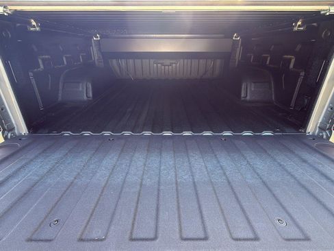 Used 2025 Chevrolet Silverado 1500 LT Trail Boss w/ LT Trail Boss Premium Package image 20