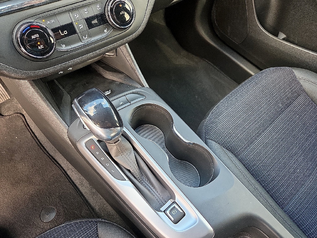 Used 2025 Buick Envista Preferred w/ Convenience I Package FWD image 25