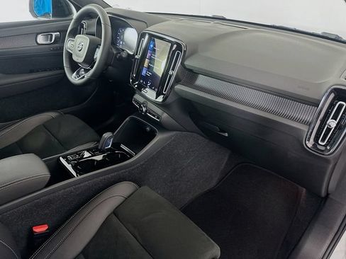 Used 2022 Volvo XC40 T5 R-Design AWD/4WD image 28