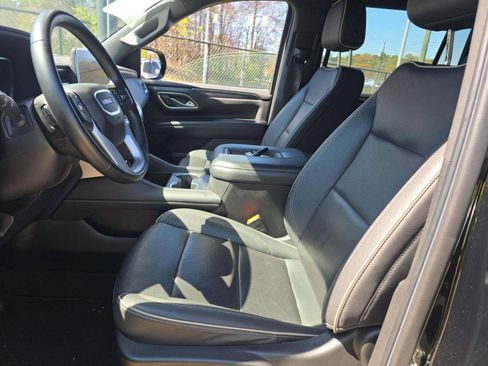 Used 2023 GMC Yukon XL SLT image 28