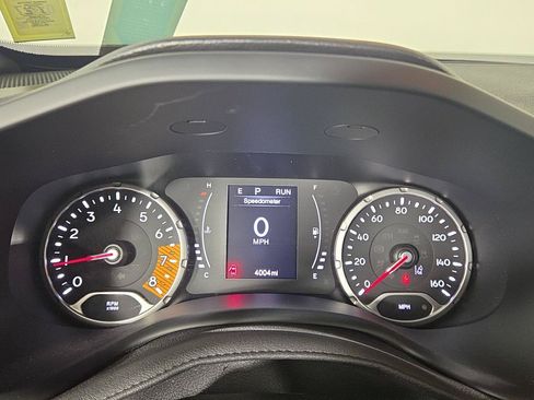Used 2023 Jeep Renegade Latitude w/ Premium Group AWD/4WD image 9