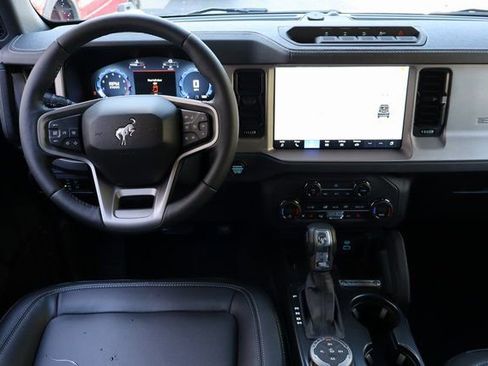 New 2025 Ford Bronco Outer Banks w/ Sasquatch Package image 6