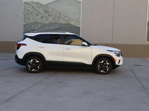 Used 2025 Kia Seltos S FWD image 3