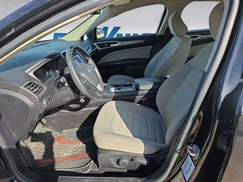 Used 2020 Ford Fusion S image 9