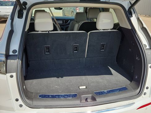 Used 2023 Buick Enclave Avenir w/ Avenir Technology Package image 8