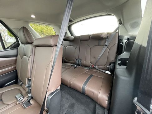 Used 2025 Honda Pilot Elite image 24