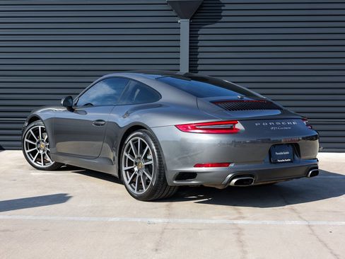 Used 2017 Porsche 911 Carrera image 3