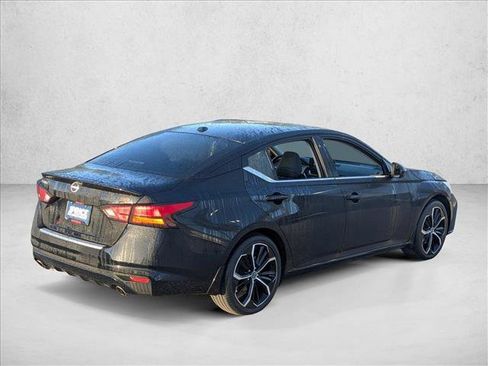 Used 2023 Nissan Altima 2.5 SR w/ SR Premium Package image 5