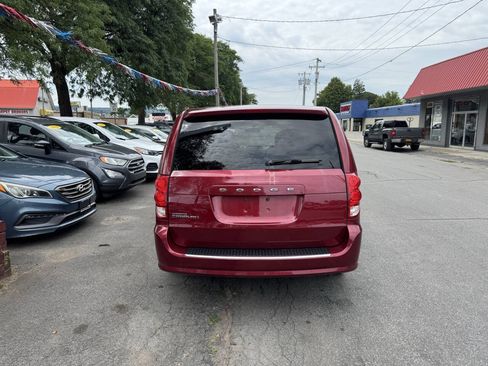 Used 2015 Dodge Grand Caravan SE w/ Quick Order Package 29E SE FWD image 4