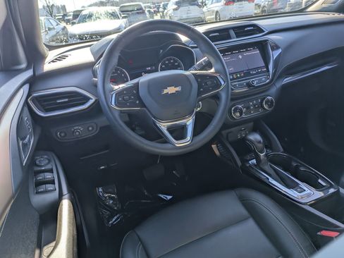 Used 2023 Chevrolet TrailBlazer ACTIV w/ Sun and Liftgate Package image 31