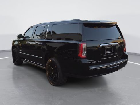 Used 2017 GMC Yukon XL Denali w/ Open Road Package AWD/4WD image 5