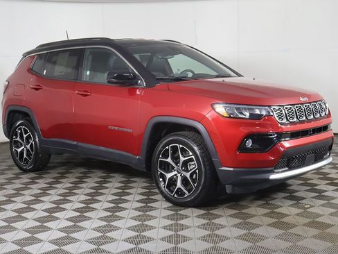 Used 2025 Jeep Compass Limited AWD/4WD image 2