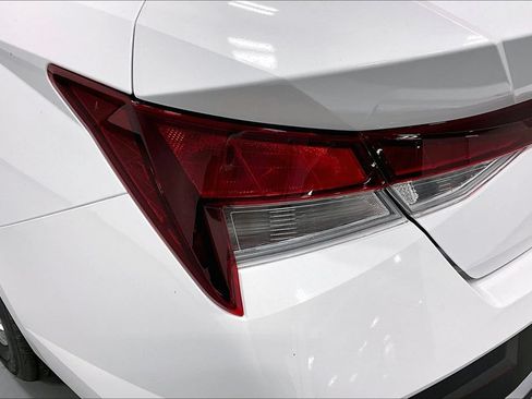 Used 2026 Hyundai Elantra SE FWD image 28