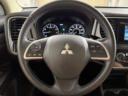 Used 2015 Mitsubishi Outlander SE AWD/4WD image 13