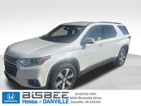 Used 2019 Chevrolet Traverse LT w/ LT Premium Package AWD/4WD image 1